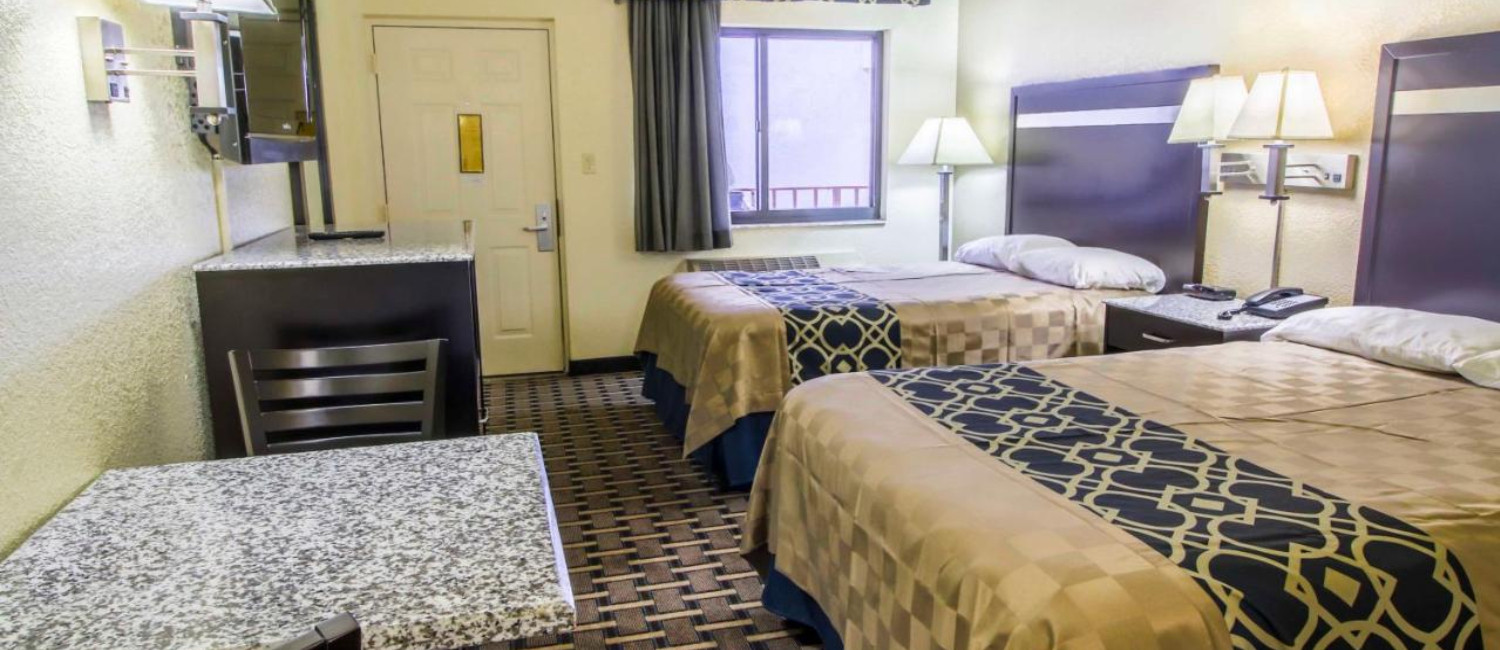 REST COMFORTABLY IN OUR SPACIOUS AND WELL-APPOINTED GUESTROOMS